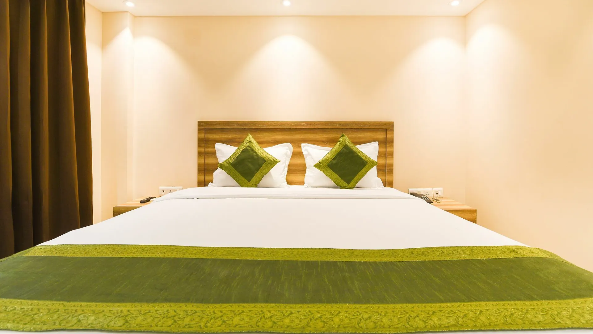 Treebo Iffco Chowk Gurgaon 3*,  India