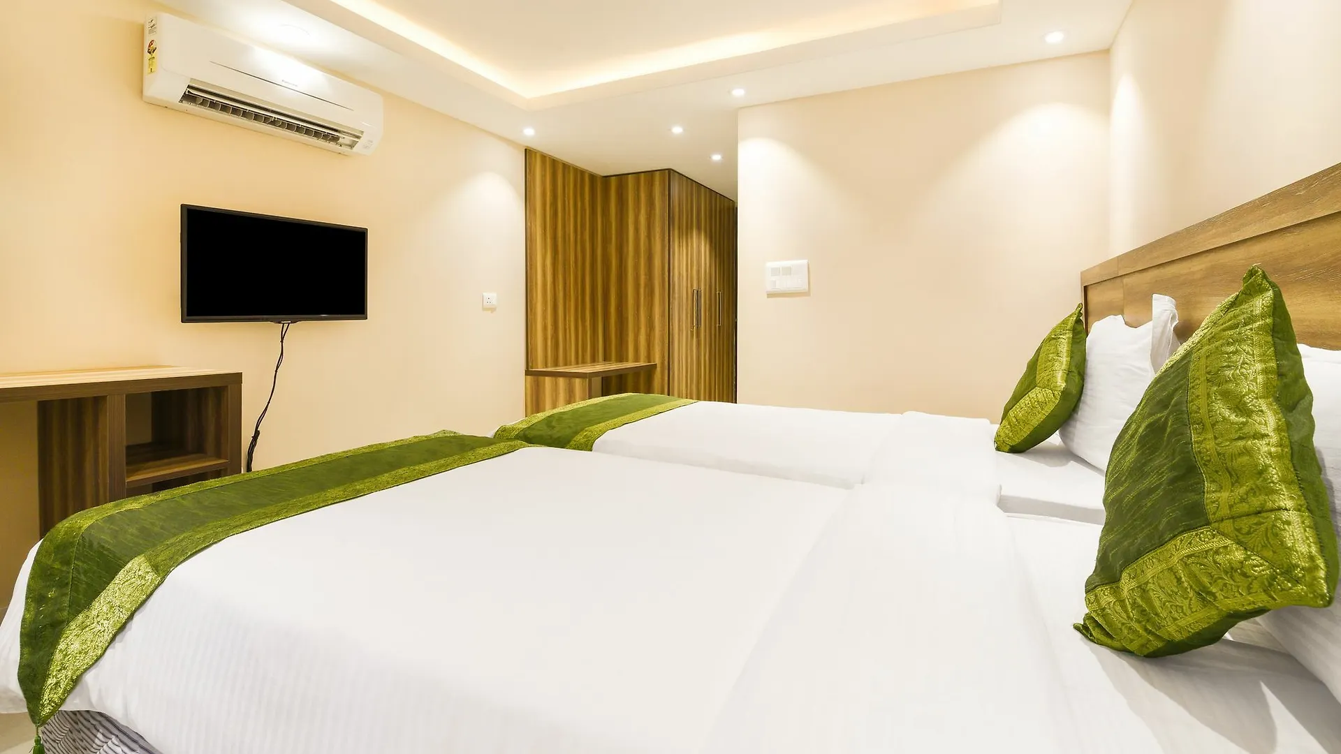 Treebo Iffco Chowk Gurgaon 3*,  India