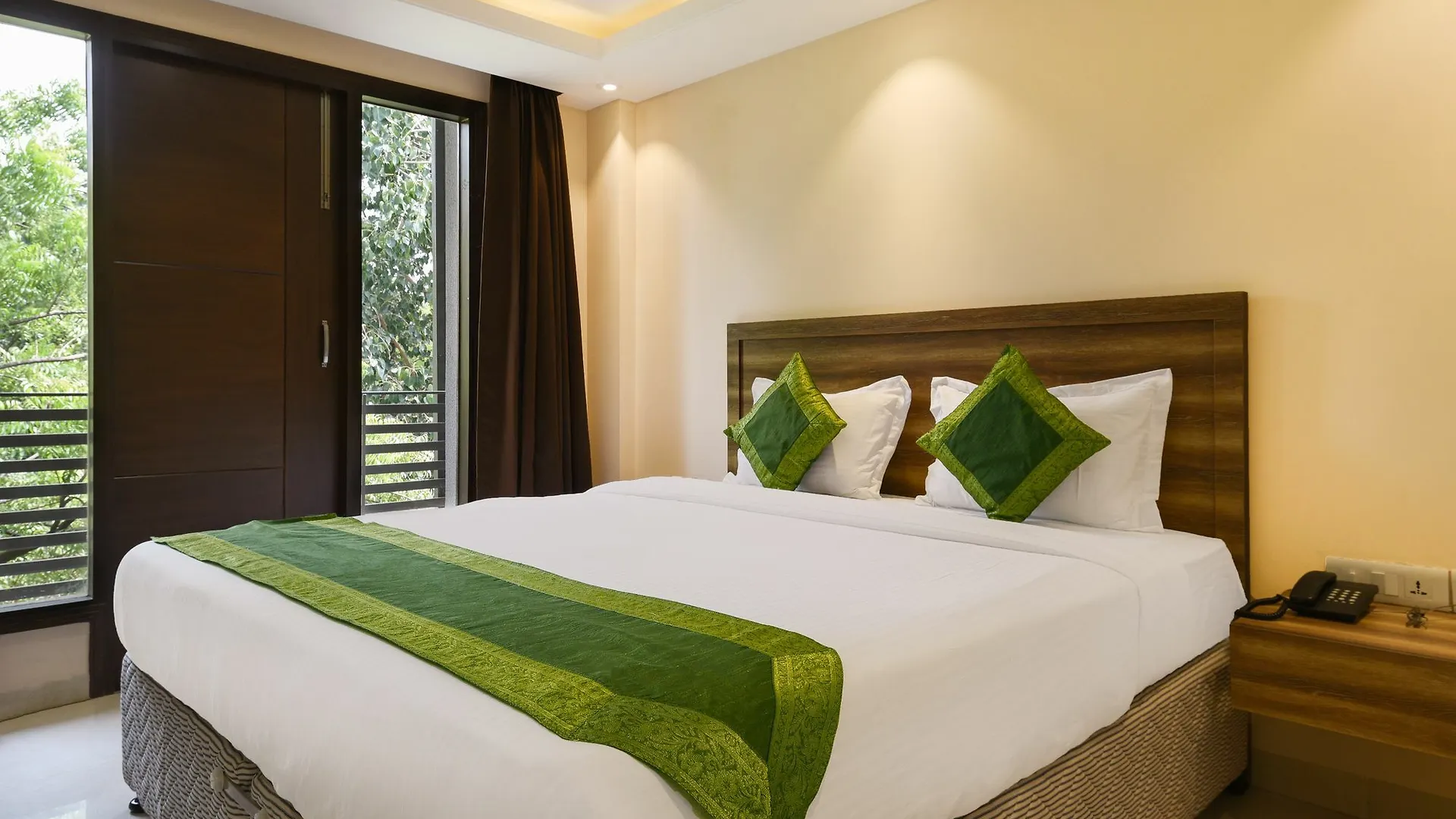 Treebo Iffco Chowk Gurgaon Hotel